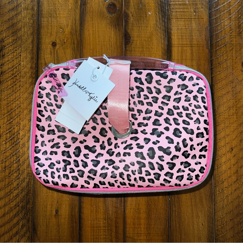 Kendall & Kylie - Set of Cosmetic/Travel Bags 💗